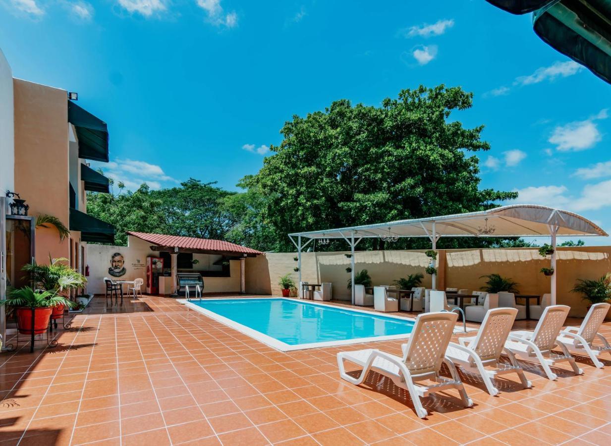 Hotel Siglo 21 Merida Bagian luar foto